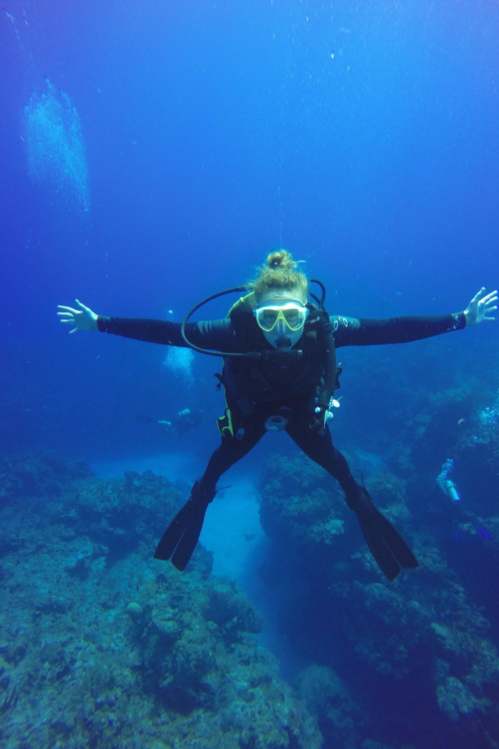 scuba-diving-in-the-caymans.jpg